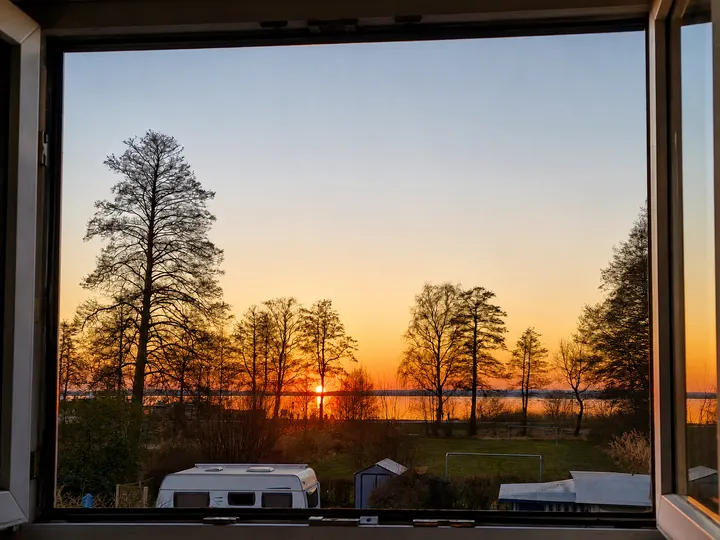Sonnenuntergang mit Blick auf den Dümmersee