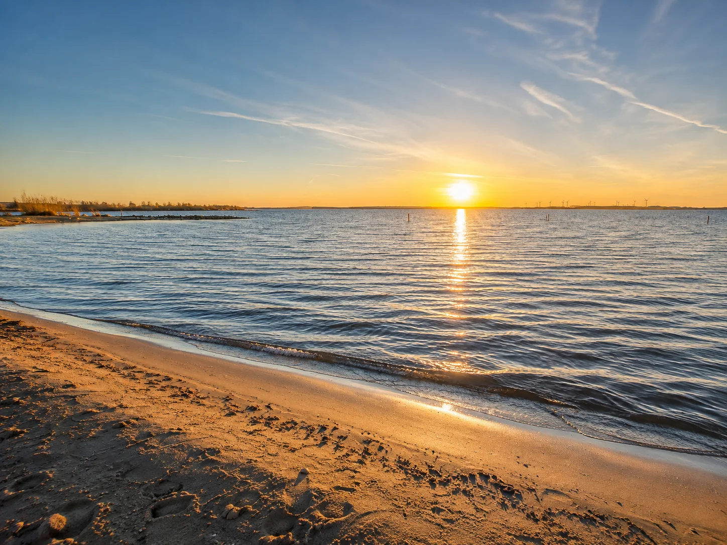 Sonnenuntergang am Strand des Dümmersees
