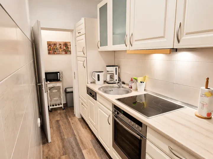 Separate voll ausgestattete Küche in Wohnung 3